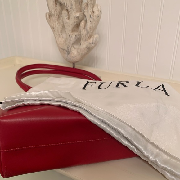 🔥BRAND NEW🔥 FURLA in Bright Red Leather - Picture 5 of 6